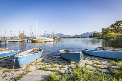 Chiemseeufer, Fischer am See in Prien-©Chiemsee-Alpenland Tourismus
