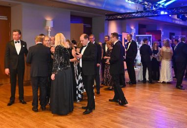 Schwarz-Weiss-Ball (2)