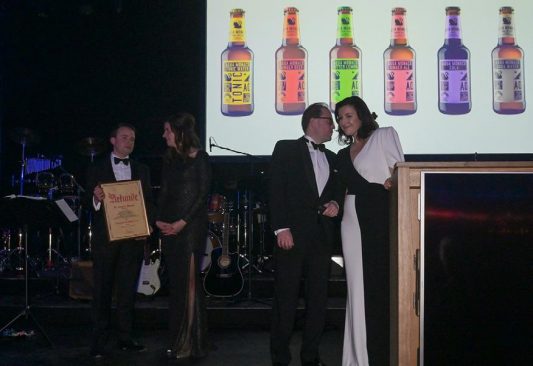 Schwarz-Weiss-Ball (24)