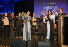 Schwarz-Weiss-Ball (26)