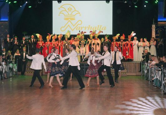 Schwarz-Weiss-Ball (34)