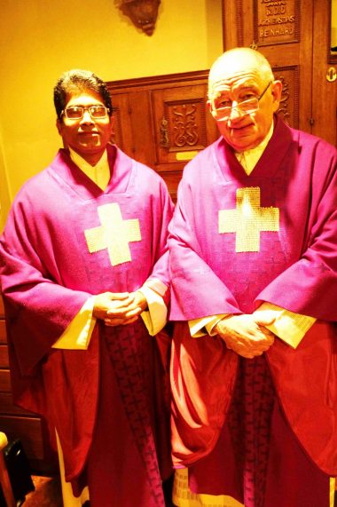 kl-Pater Joshy und Prediger hoch