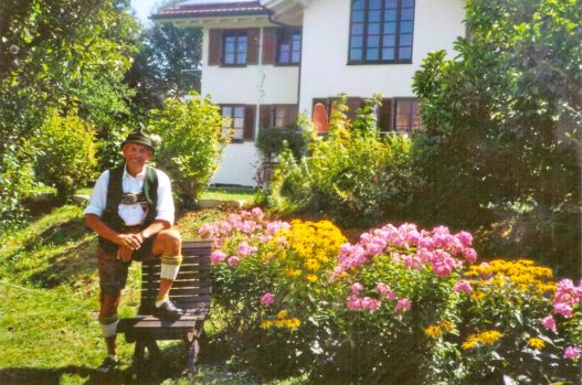 1-2013-Morgenroth im Garten