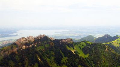 13-br-heimat-ueber-den-wolken-kampenwand-mit-chiemsee-100~_v-img__16__9__xl_-d31c35f8186ebeb80b0cd843a7c267a0e0c81647