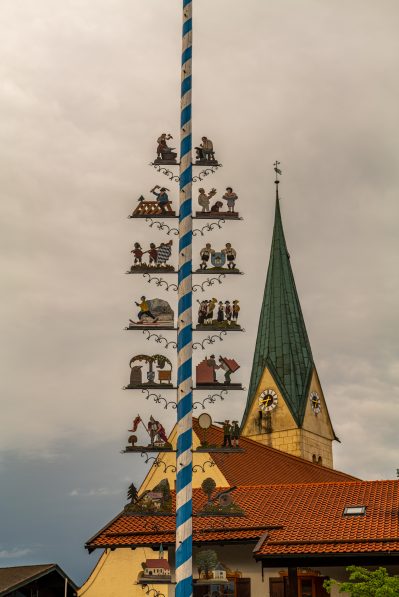 Maibaum-Toerwang-1080928