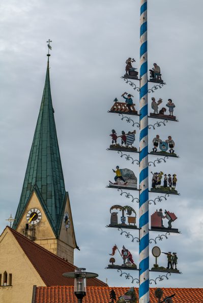 Maibaum-Toerwang-1090050