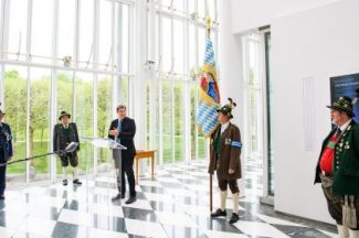 200429jok113-422x280