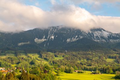 Hochries mit Schnee an Eisheiligen