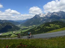 Aufstieg_zu_Fuss_oder Mountainbike