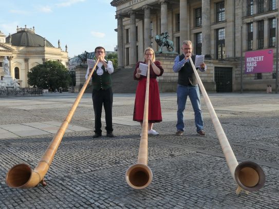 P1322653_mk_HelAmberger