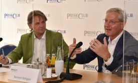 2020-07-23_PresseClub-Gespräch mit Norbert Röttgen_Johann Schwepfinger (272)