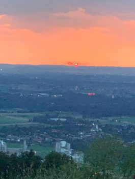 2b16b7ed-fcd1-4fbb-9d76-75492e44e7cc