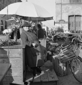 LWL-Freilichtmuseum_Detmold_Blumenfrau4