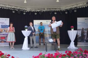 kl-Hübner-Bgm.-Sedlmeier-Mikat. Scheck