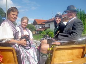 0Oberndirndl-Hopfenkönigin-Bürgermeister