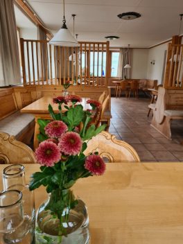 d3d90e14-a7c2-43f4-b4a2-046658f33fac