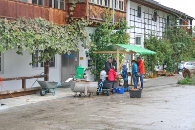 kl-Marktstand Obstpresse