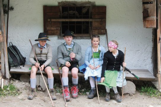 Almabtrieb_Halsalm_Kinder_CMYK_IMG_9535