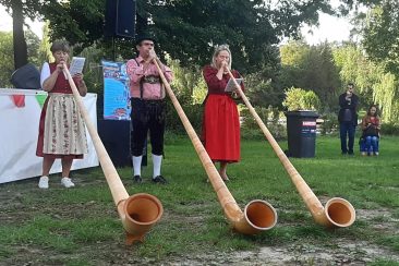 IMG-20201004-WA0018_HelAmb_mk