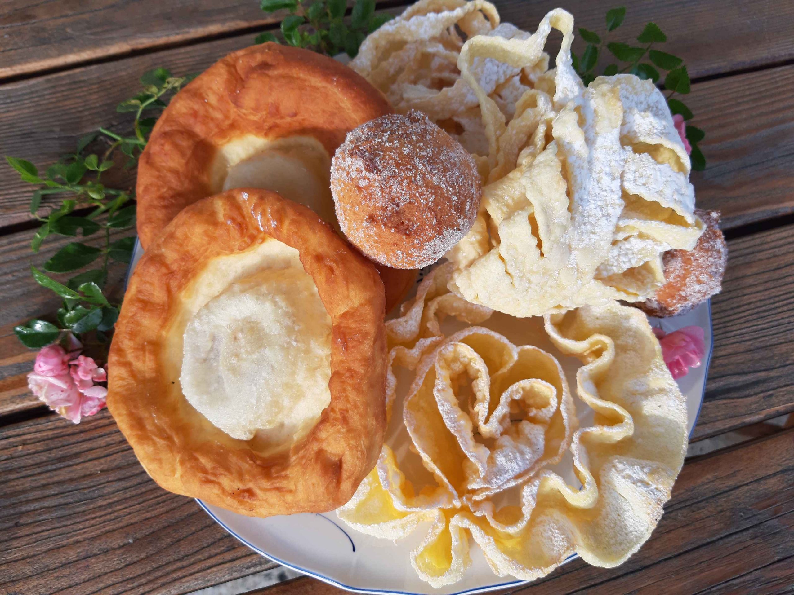 Kirchweih-Tipp: Schneeballn, Auszogne, Quarkvogerl, Herznudeln ... Kirchweih-Tipp: Schneeballn, Auszogne, Quarkvogerl, Herznudeln ...