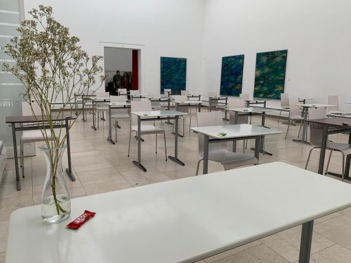 blick in die staedtische galerie klassenzimmer 2020 foto staedtische galerie rosenheim