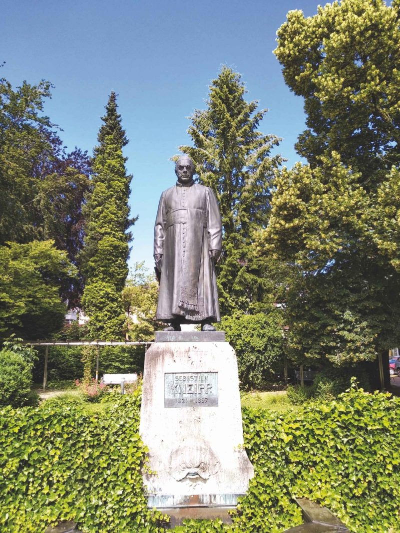 kl-KneippStatue