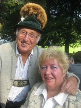 kl-Beim Waldfest in Atzing mit Ehefrau Hanni