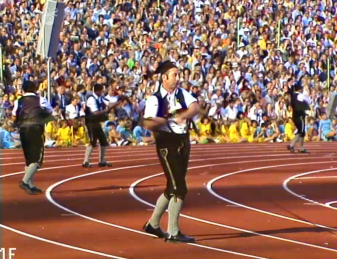 Olympia 1972 in München _ Die Eröffnungsfeier (Auftritt Aperschnalzer aus dem Rupertiwinkel)