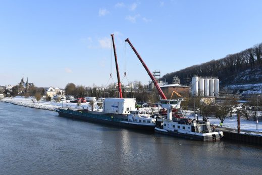 erster-transport-per-schiff