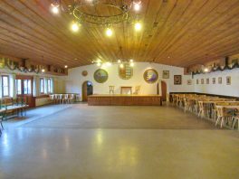 kl-Leeres Trachtenheim