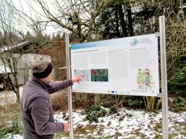 1Römerregion Tafel Halt kl mit Rupert Wörndl