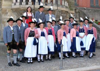 IMG_0789_Trachtengruppe_2012_m