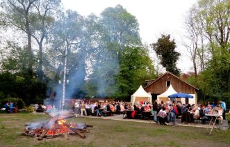 IMG_0835_Bayernplatz_Osterfeuer2014_o