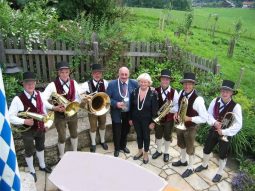 kl-01EmpfangmitKonsul