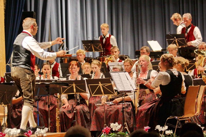 kl-1Musikkapelle Samerberg mit Benedikt Paul