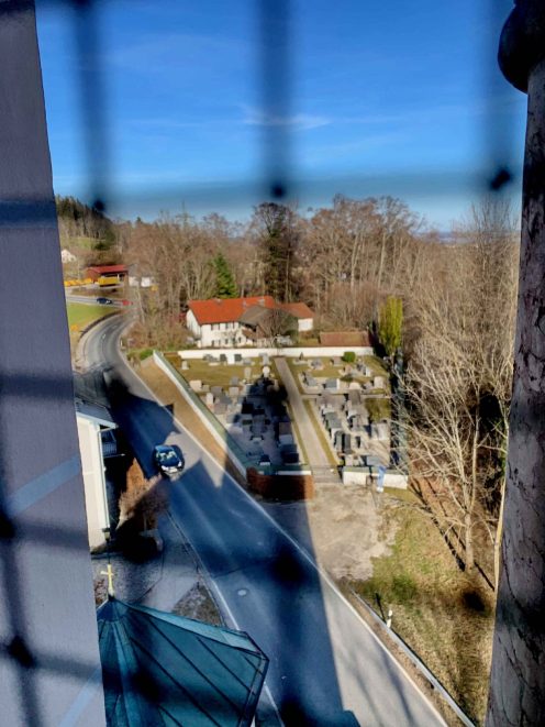 kl-Blick zum Friedhof