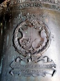 kl-kl-Freyberg-Glocke mit Wappen