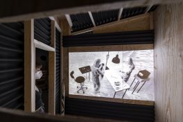 Blick in die Ausstellung, Herbert Nauderer Staedtische Galerie Rosenheim Das Haus des Erfinders 4 2021 Foto Patrik Graf