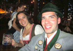 13_Berliner Trachtenpaar