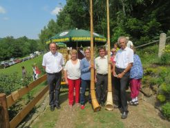 HelAmb_2516_m Pfarrer Seidl - Birgit Rädlinger - Clara Sinell - Helmut Amberger - Johann Rädlinger