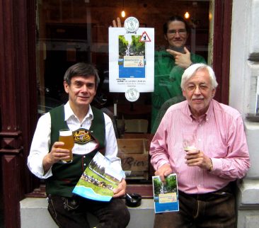 IMG_2516_vor_dem_Bergschloss_k