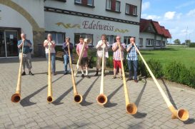 IMG_4536_Konzert_vor_dem_Alpincenter_Wittenburg_mk