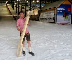 IMG_4728_Bayerisches_Vogelhorn_auf_mecklenburger_Skipiste_mk