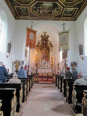 kl-Kirche innen hoch