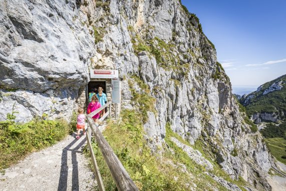 Eingang Wendelsteinhöhle Foto Kujat