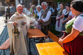 Festgottesdienst-zum-Patrozinium-mit-Kraeuterweihe-1460728