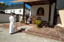 KID21149-040921-5924