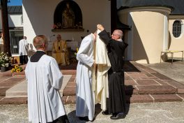 KID21149-040921-6494