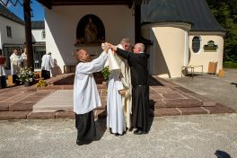 KID21149-040921-6497