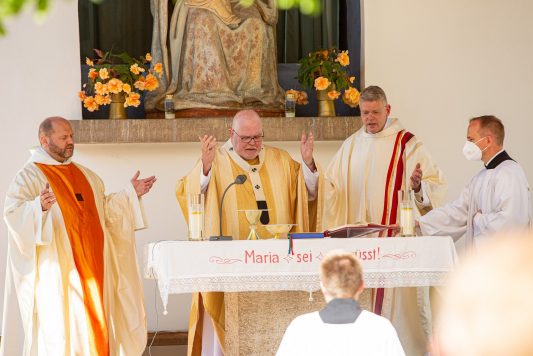 KID21149-040921-6819